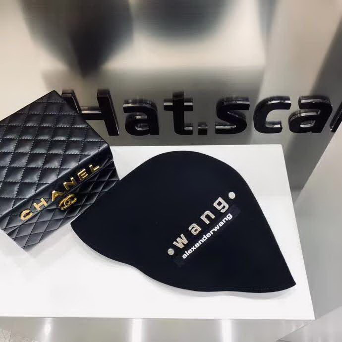 20冬季最新专柜款-亚力山大王新款羊毛桶帽渔夫帽，巨遮脸！超A的帽型，凹造型无敌了，定制羊毛，超有质感！