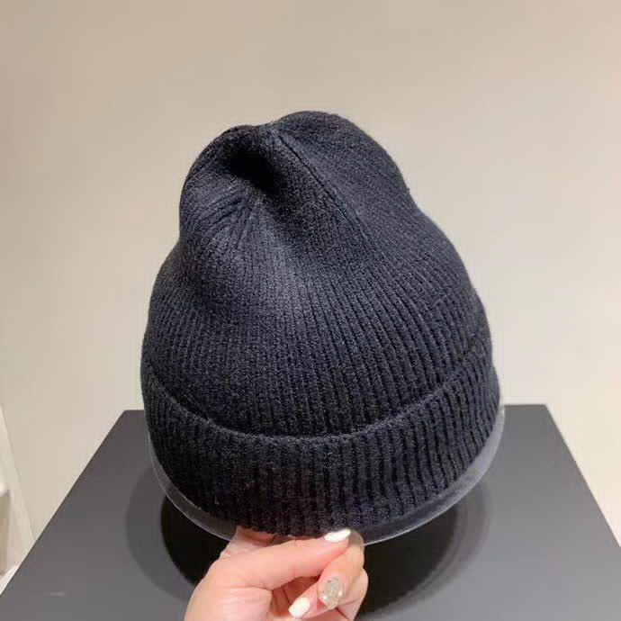 20冬季最新专柜款-罗意威Loewe新款毛线帽，秋冬个性保暖，复古潮味十足，很强的街拍风