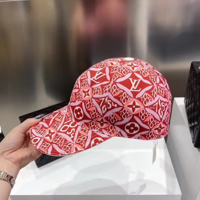 20冬季最新专柜款-路易威登LV新款棒球帽，Lv徽章，专柜1:1开模订制，原版帆布面料+头层牛皮，轻盈透气！质量超赞