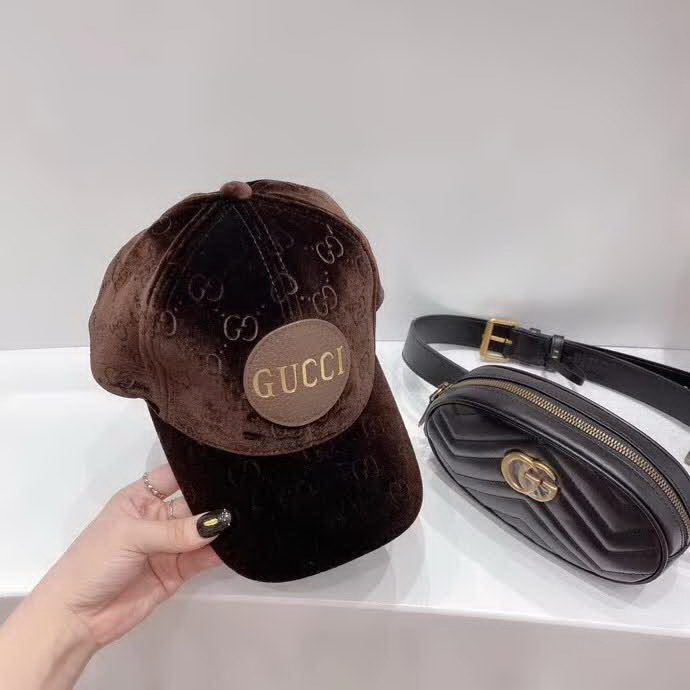 20冬季最新专柜款-古驰Gucci新款绒压花，老花gg皮标棒球帽，专柜同步新款，光滑绒面，尊显奢华质感，高级名媛贵族风