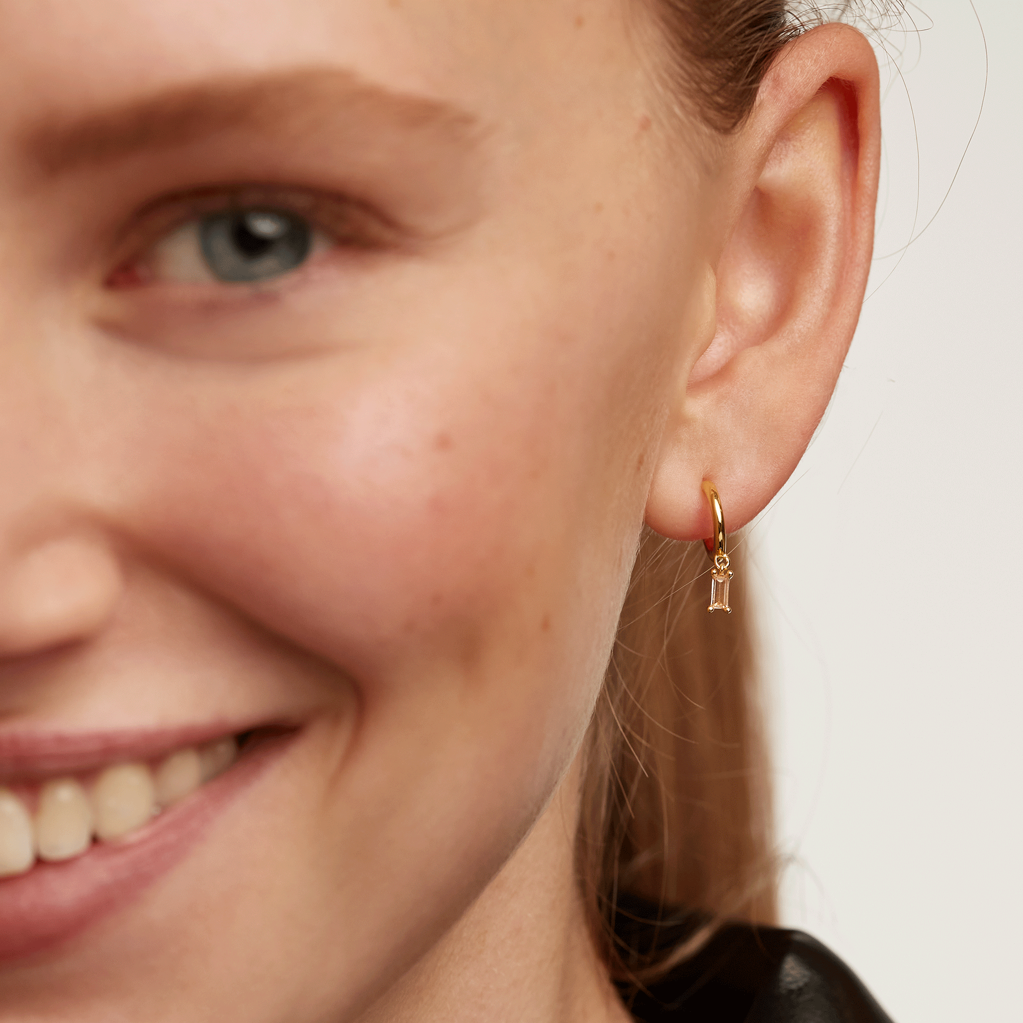 Peach Alia Gold Earrings