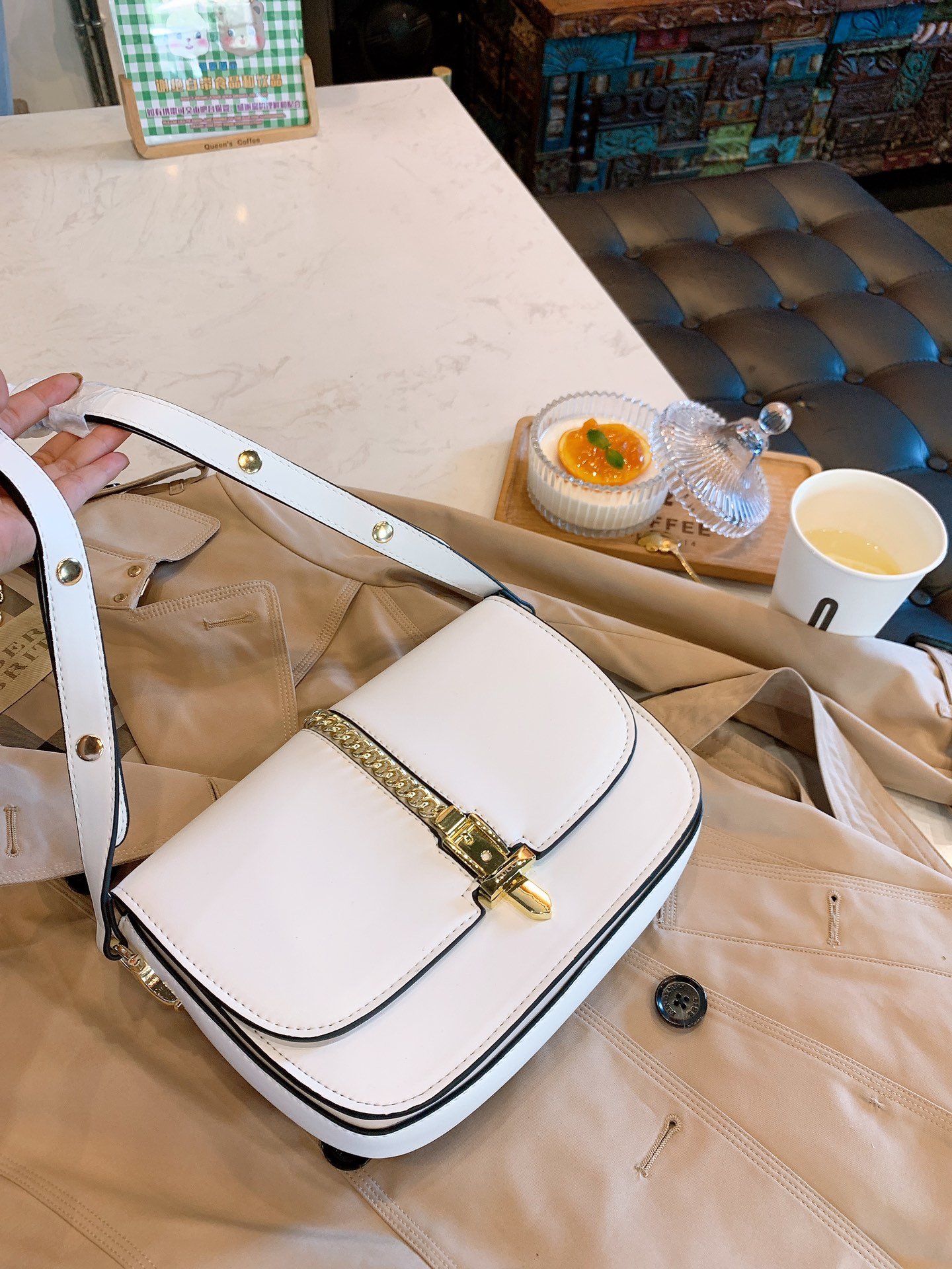 GUCCI  LB5712005020147  size: 25x19cm