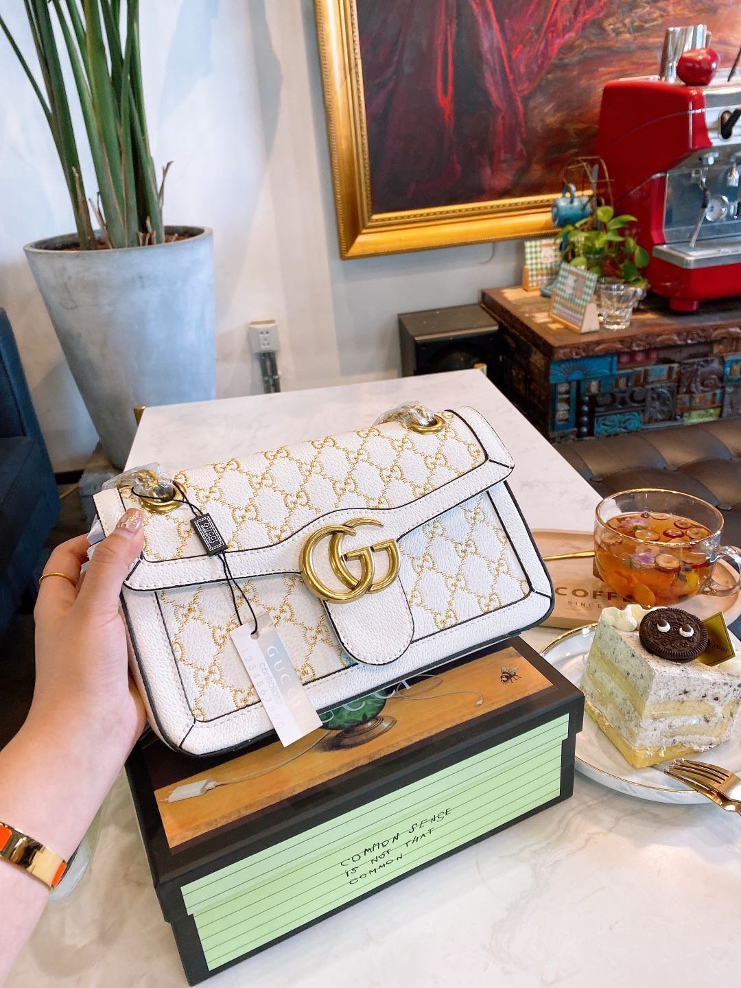 GUCCI  LB0812005020142  size: 26x17cm